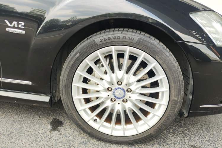 Used Mercedes-Benz S-Class 2012 S 600 L Grand Edition Right Front Wheel Hub