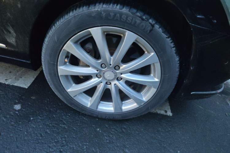 Used Mercedes-Benz S-Class 2012 S 350 L 4MATIC Grand Edition Right Front Wheel Hub
