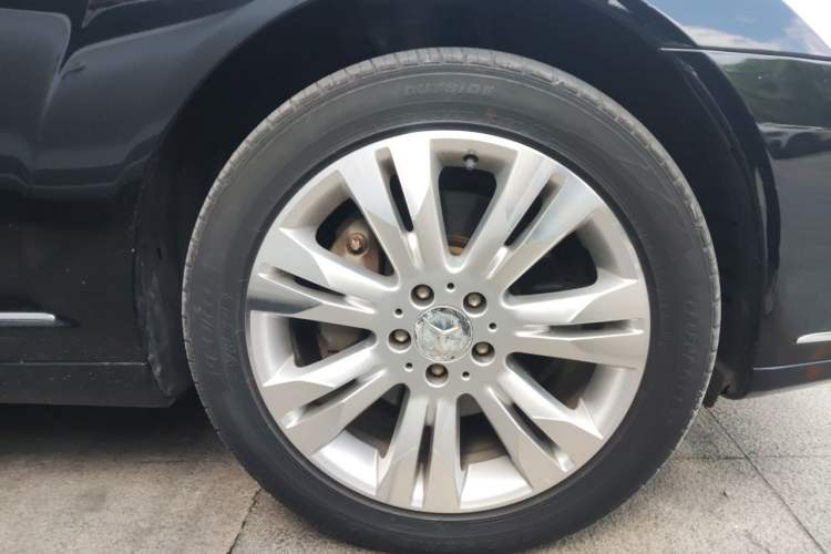 Used Mercedes-Benz S-Class 2012 S 300 L Business-Class Grand Edition Right Front Wheel Hub