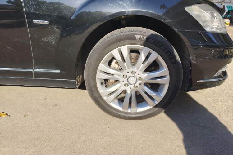 Used Mercedes-Benz S-Class 2012 S 350 L Grand Edition Right Front Wheel Hub