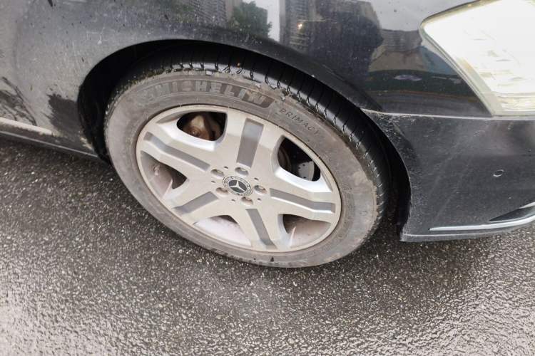 Used Mercedes-Benz S-Class 2012 S 300 L Prestige Grand Edition Right Front Wheel Hub