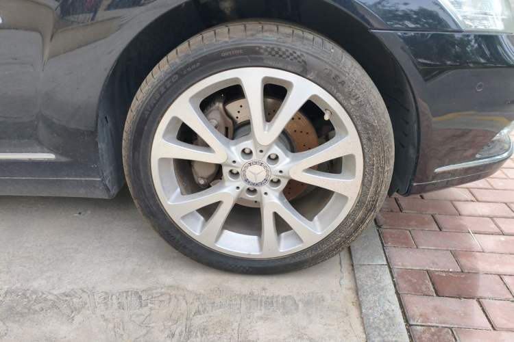 Used Mercedes-Benz S-Class 2012 S 400 L HYBRID Grand Edition Right Front Wheel Hub