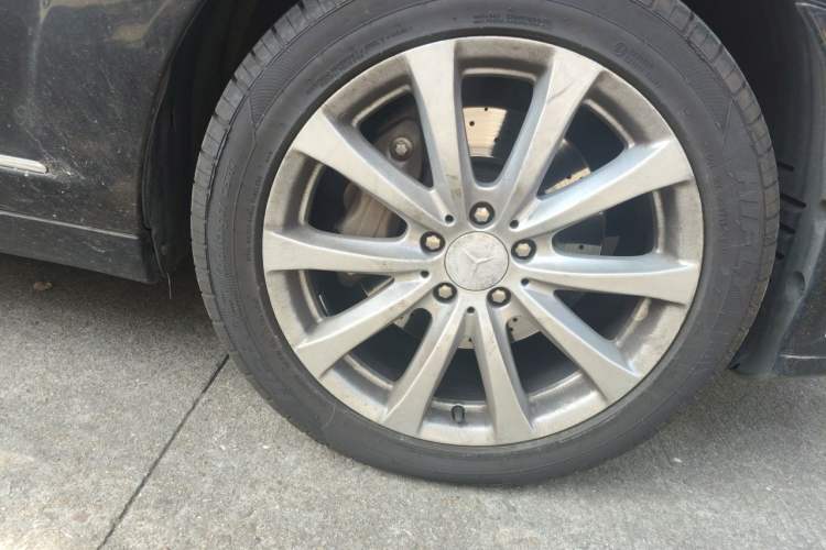 Used Mercedes-Benz S-Class 2012 S 300 L Luxury Grand Edition Right Front Wheel Hub