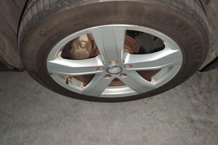 Used Mercedes-Benz S-Class 2012 S 300 L Luxury Grand Edition Right Front Wheel Hub