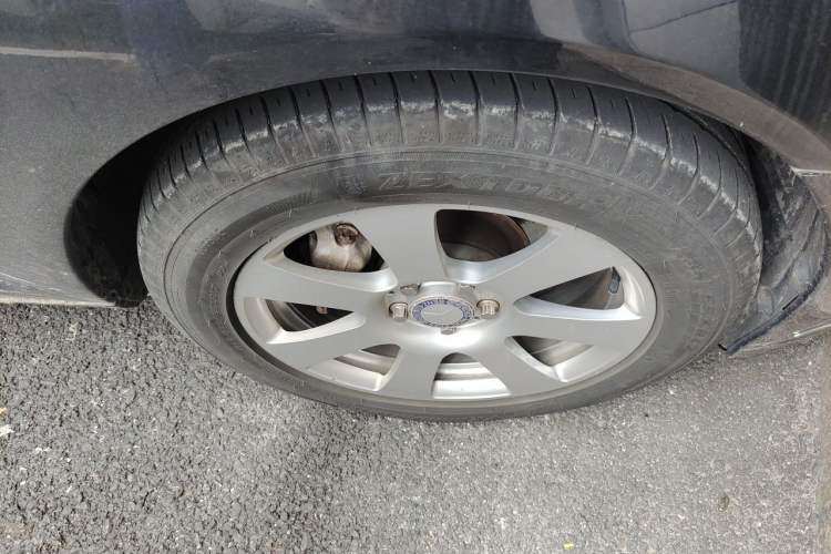 Used Mercedes-Benz S-Class 2012 S 300 L Business-Class Grand Edition Right Front Wheel Hub