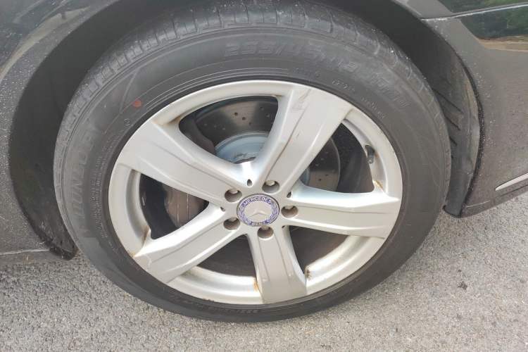 Used Mercedes-Benz S-Class 2012 S 300 L Business-Class Grand Edition Right Front Wheel Hub