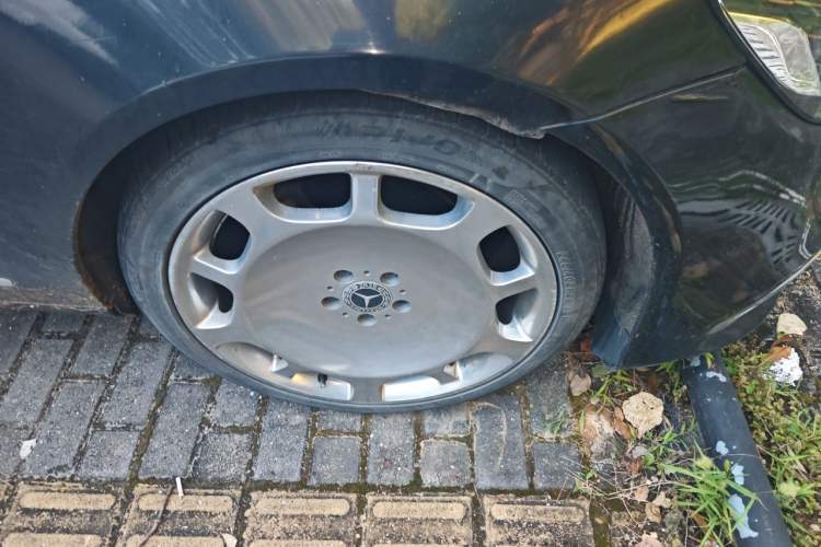 Used Mercedes-Benz S-Class  Right Front Wheel Hub