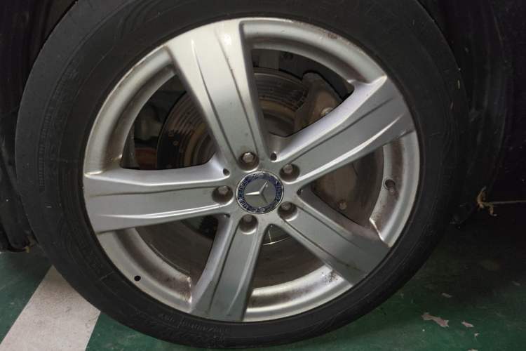 Used Mercedes-Benz S-Class 2012 S 300 L Prestige Grand Edition Right Front Wheel Hub