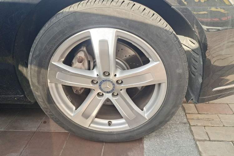 Used Mercedes-Benz S-Class 2012 S 400 L HYBRID Grand Edition Right Front Wheel Hub