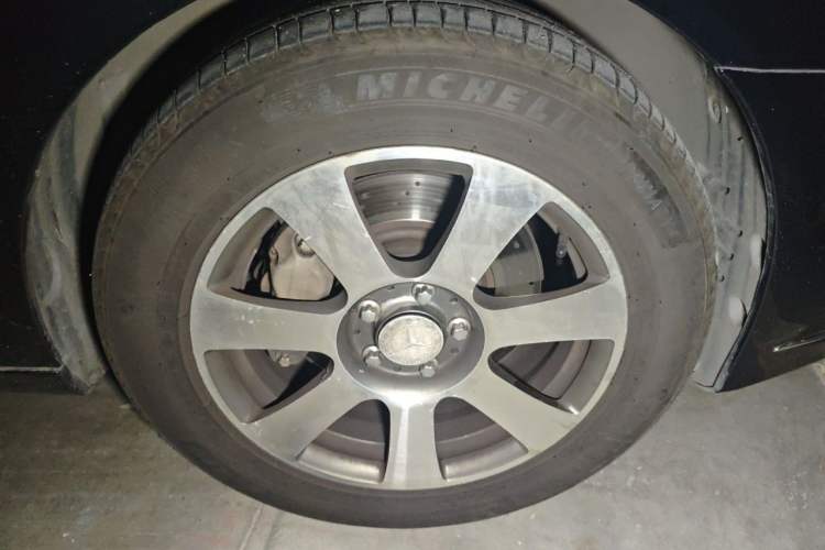 Used Mercedes-Benz S-Class 2012 S 300 L Business-Class Grand Edition Right Front Wheel Hub