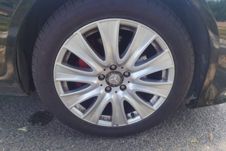 Used Mercedes-Benz S-Class 2012 S 300 L Prestige Grand Edition Right Front Wheel Hub