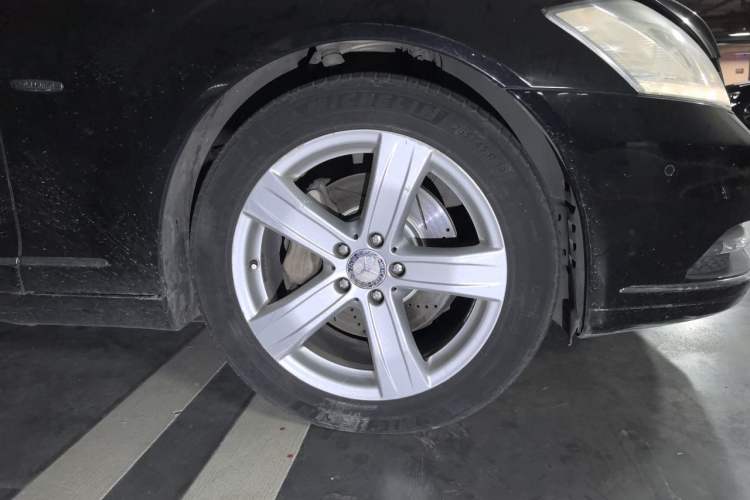 Used Mercedes-Benz S-Class 2012 S 300 L Prestige Grand Edition Right Front Wheel Hub