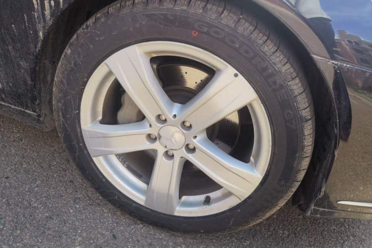 Used Mercedes-Benz S-Class 2012 S 300 L Prestige Grand Edition Right Front Wheel Hub