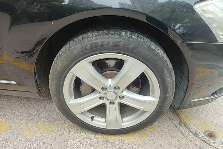 Used Mercedes-Benz S-Class 2012 S 300 L Prestige Grand Edition Right Front Wheel Hub