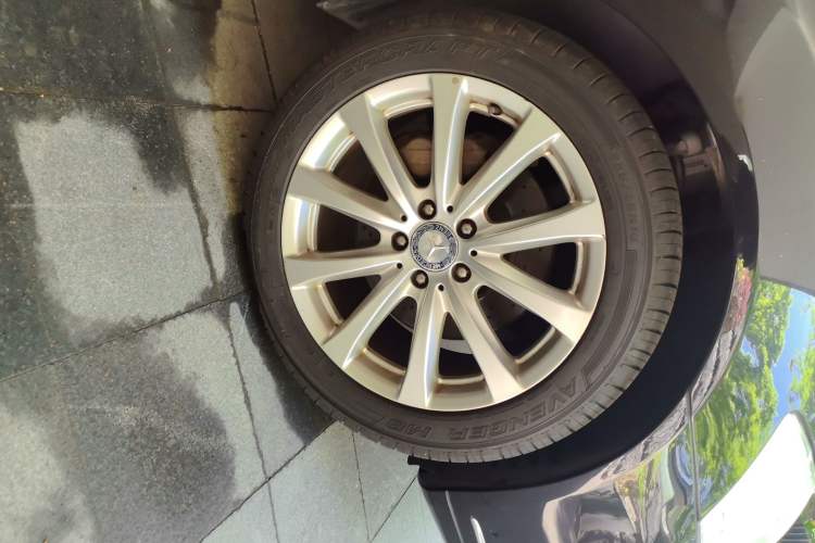 Used Mercedes-Benz S-Class 2012 S 300 L Prestige Grand Edition Right Front Wheel Hub