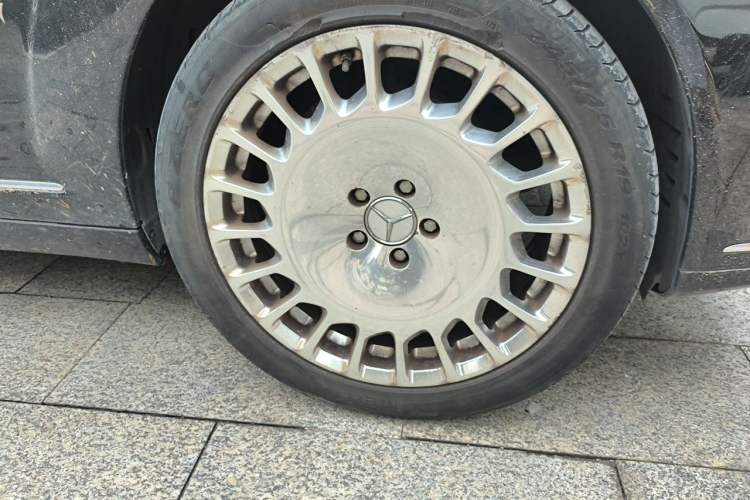 Used Mercedes-Benz S-Class 2012 S 300 L Prestige Grand Edition Right Front Wheel Hub