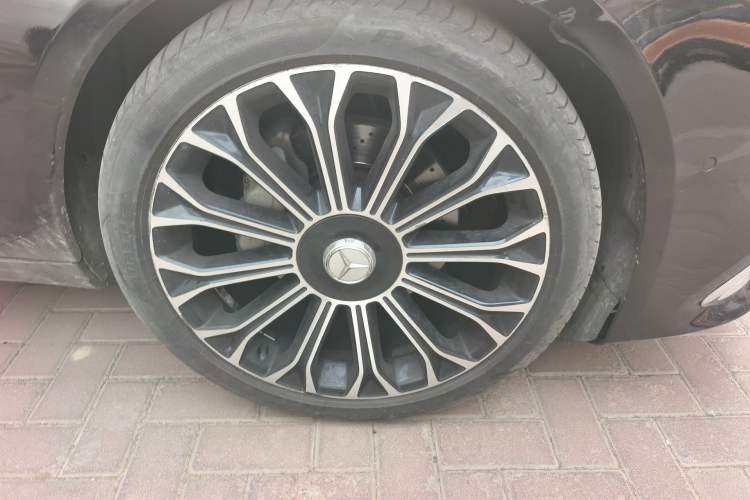 Used Mercedes-Benz S-Class 2012 S 350 L Grand Edition Right Front Wheel Hub