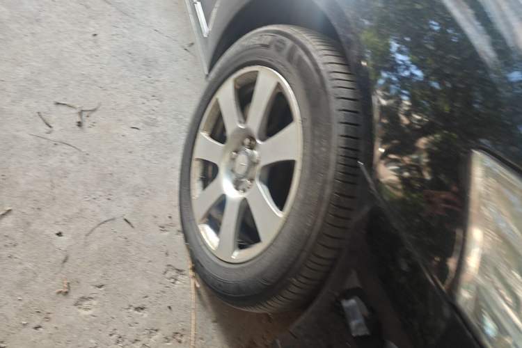 Used Mercedes-Benz S-Class 2012 S 300 L Business Standard Model Right Front Wheel Hub