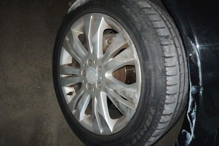Used Mercedes-Benz S-Class 2012 S 350 L Grand Edition Right Front Wheel Hub