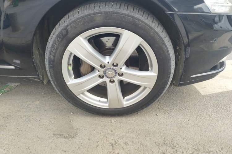 Used Mercedes-Benz S-Class 2012 S 300 L Prestige Grand Edition Right Front Wheel Hub