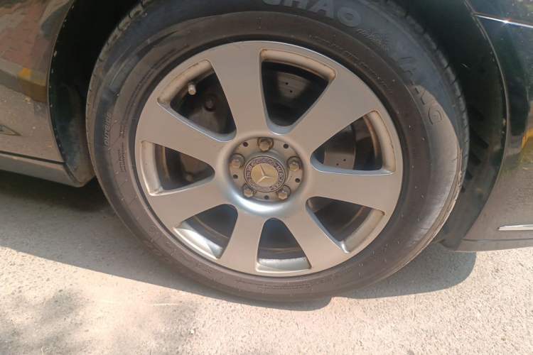 Used Mercedes-Benz S-Class 2012 S 300 L Business Standard Model Right Front Wheel Hub