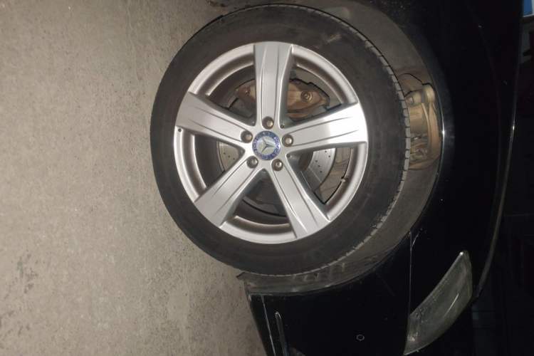 Used Mercedes-Benz S-Class 2012 S 300 L Prestige Grand Edition Right Front Wheel Hub