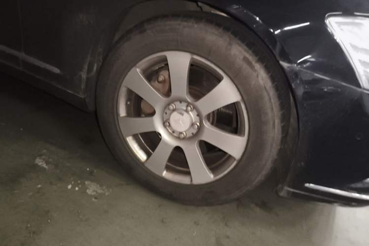 Used Mercedes-Benz S-Class 2012 S 300 L Business-Class Grand Edition Right Front Wheel Hub