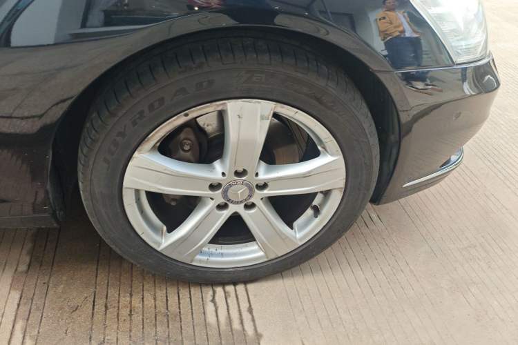 Used Mercedes-Benz S-Class 2012 S 300 L Prestige Grand Edition Right Front Wheel Hub