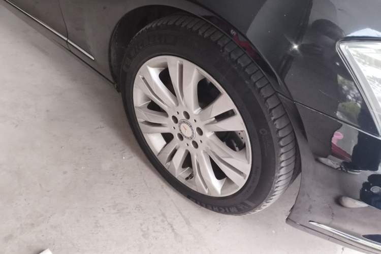 Used Mercedes-Benz S-Class 2012 S 350 L Grand Edition Right Front Wheel Hub
