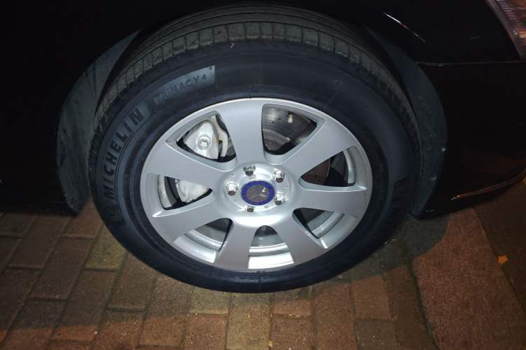 Used Mercedes-Benz S-Class 2012 S 300 L Business Standard Model Right Front Wheel Hub