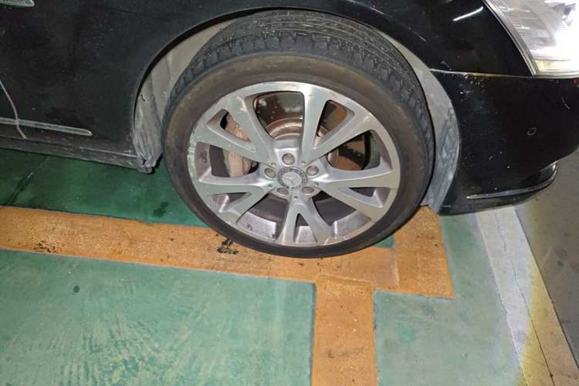 Used Mercedes-Benz S-Class 2012 S 500 L 4MATIC Grand Edition Right Front Wheel Hub