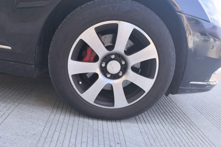 Used Mercedes-Benz S-Class 2012 S 300 L Business Standard Model Right Front Wheel Hub