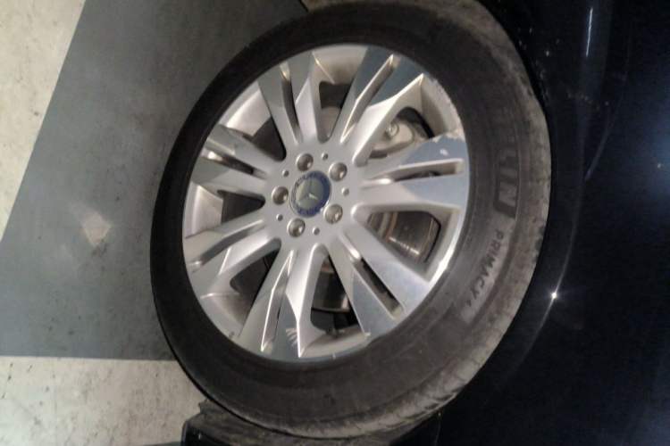 Used Mercedes-Benz S-Class 2012 S 350 L 4MATIC Grand Edition Right Front Wheel Hub
