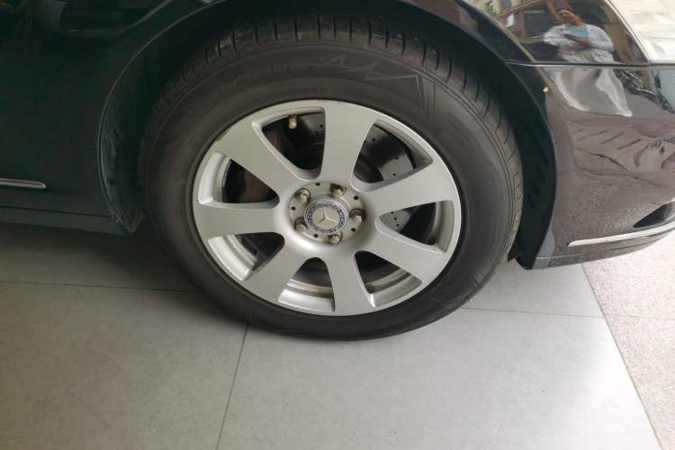 Used Mercedes-Benz S-Class 2012 S 300 L Business Standard Model Right Front Wheel Hub