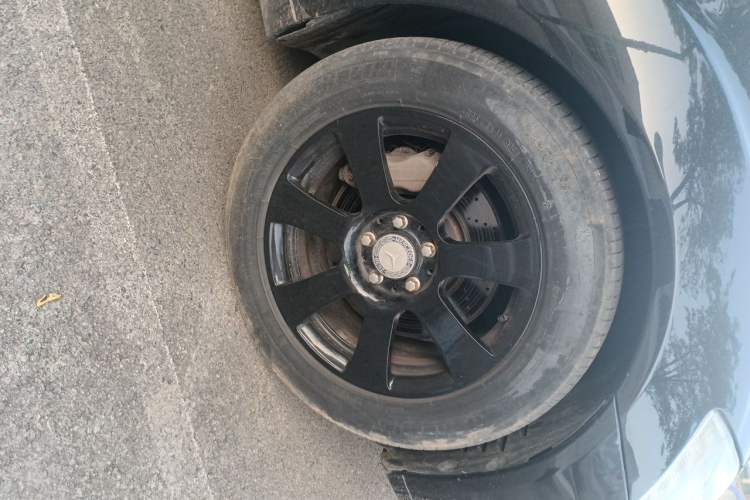 Used Mercedes-Benz S-Class 2012 S 300 L Business-Class Grand Edition Right Front Wheel Hub