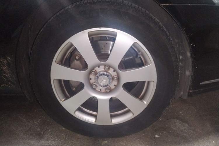 Used Mercedes-Benz S-Class 2012 S 300 L Business Standard Model Right Front Wheel Hub