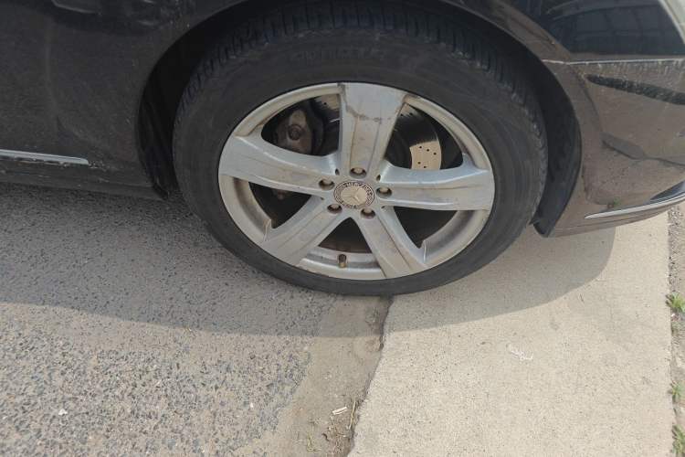 Used Mercedes-Benz S-Class 2012 S 300 L Business-Class Grand Edition Right Front Wheel Hub