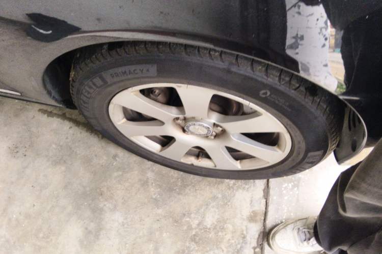 Used Mercedes-Benz S-Class 2012 S 300 L Business Standard Model Right Front Wheel Hub