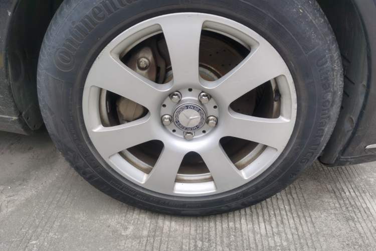 Used Mercedes-Benz S-Class 2012 S 300 L Business Standard Model Right Front Wheel Hub
