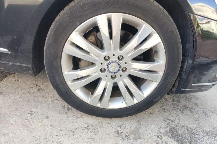 Used Mercedes-Benz S-Class 2012 S 350 L 4MATIC Grand Edition Right Front Wheel Hub