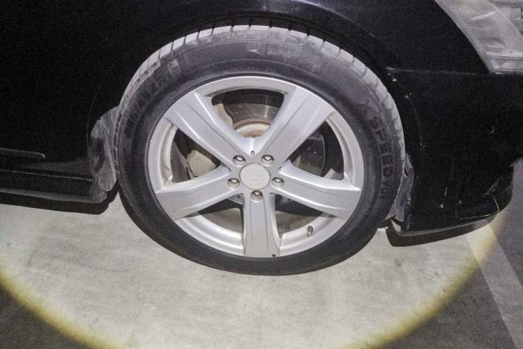 Used Mercedes-Benz S-Class 2012 S 300 L Luxury Grand Edition Right Front Wheel Hub