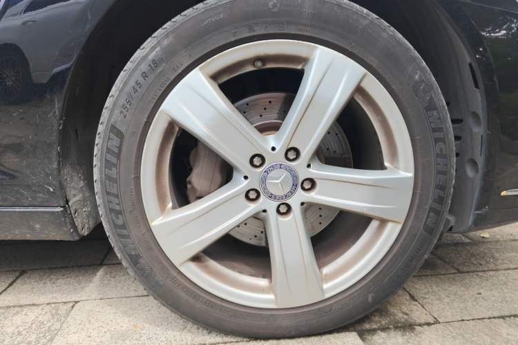 Used Mercedes-Benz S-Class 2012 S 350 L 4MATIC Grand Edition Right Front Wheel Hub
