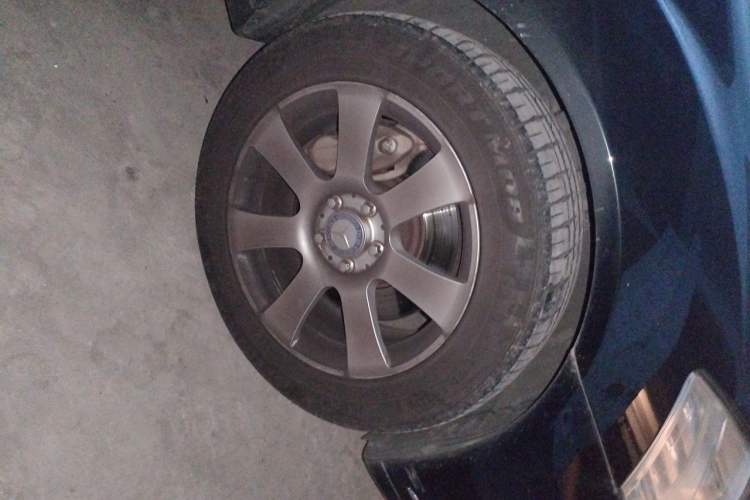 Used Mercedes-Benz S-Class 2012 S 300 L Business-Class Grand Edition Right Front Wheel Hub