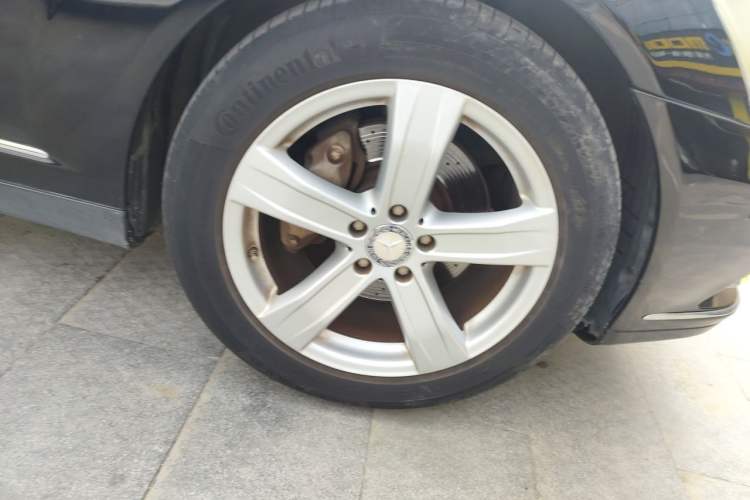 Used Mercedes-Benz S-Class 2012 S 300 L Business Standard Model Right Front Wheel Hub