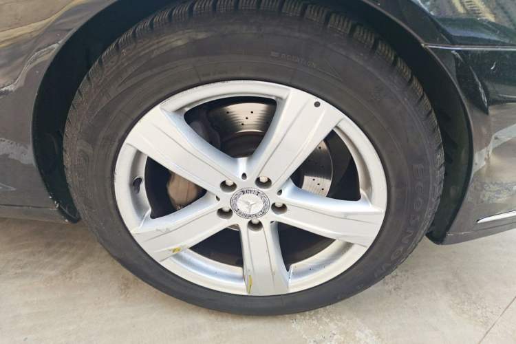 Used Mercedes-Benz S-Class 2012 S 300 L Luxury Grand Edition Right Front Wheel Hub