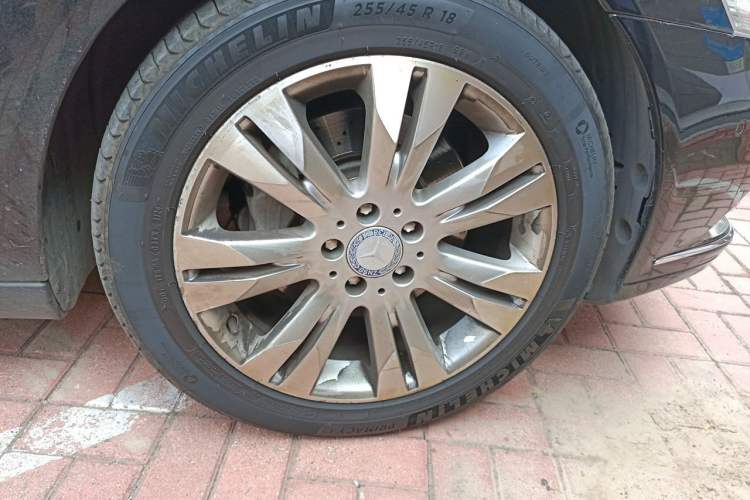Used Mercedes-Benz S-Class 2012 S 350 L 4MATIC Grand Edition Right Front Wheel Hub