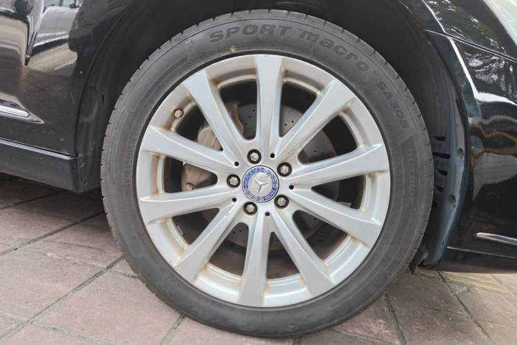 Used Mercedes-Benz S-Class 2012 S 300 L Luxury Grand Edition Right Front Wheel Hub
