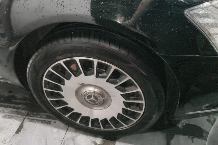 Used Mercedes-Benz S-Class 2012 S 350 L Grand Edition Right Front Wheel Hub