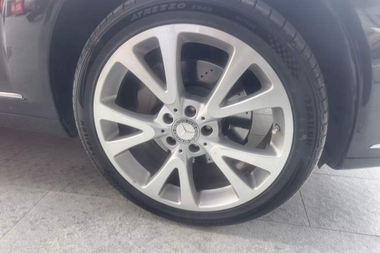 Used Mercedes-Benz S-Class 2012 S 400 L HYBRID Grand Edition Right Front Wheel Hub