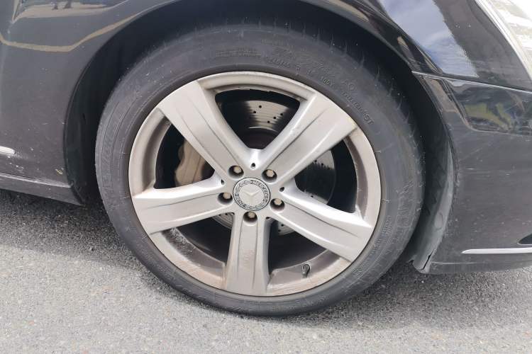 Used Mercedes-Benz S-Class 2012 S 300 L Prestige Grand Edition Right Front Wheel Hub